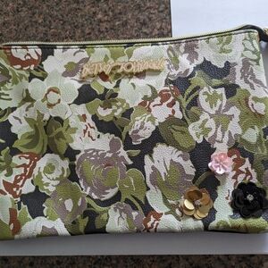 Betsey Johnson purse clutch large makeup bag. Brand new!